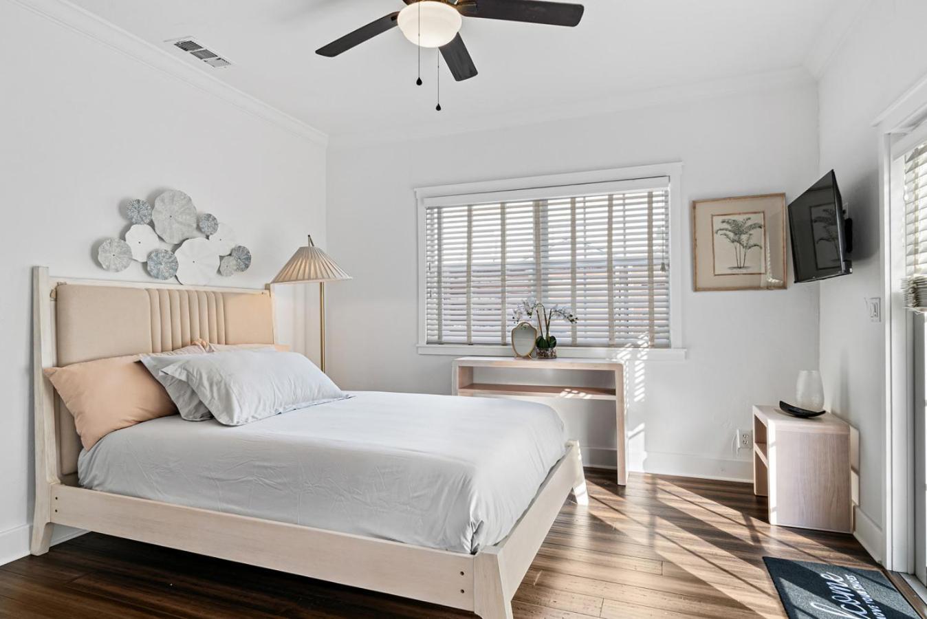 Stylish 3Br Oasis Heated Pool Guest House Holiday home West Palm Beach