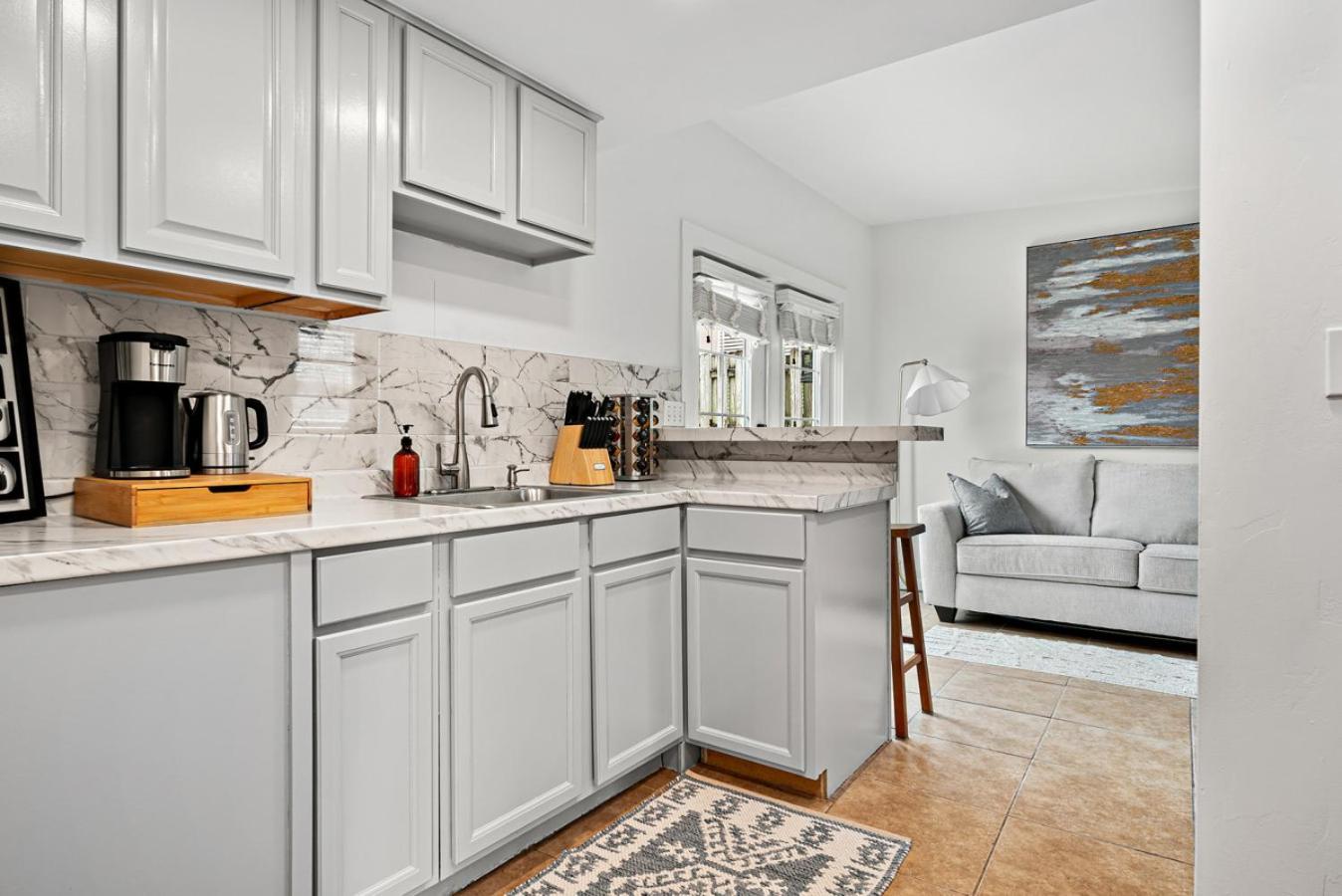 Stylish 3Br Oasis Heated Pool Guest House Holiday home West Palm Beach