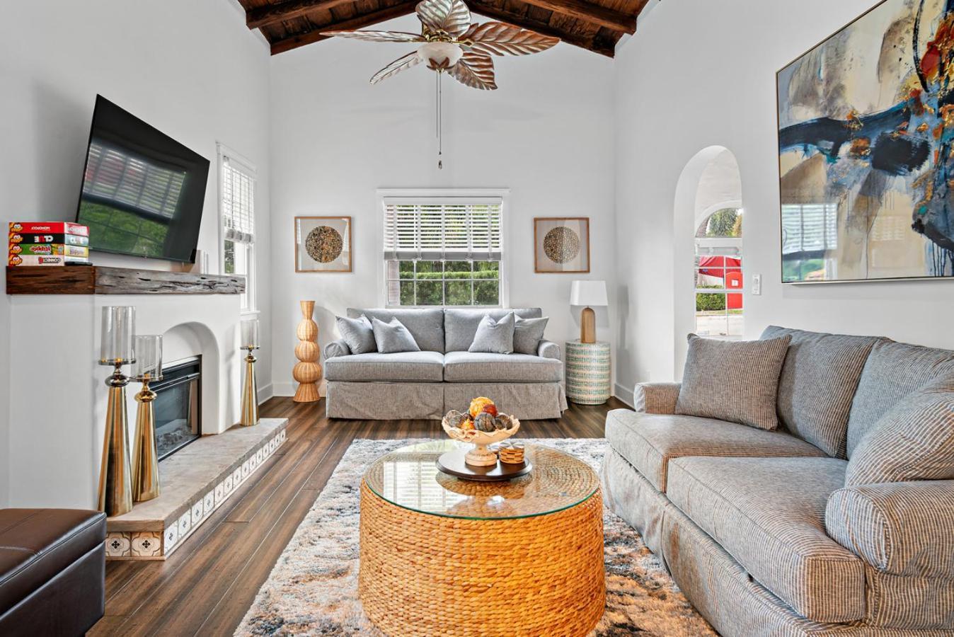 Stylish 3Br Oasis Heated Pool Guest House *