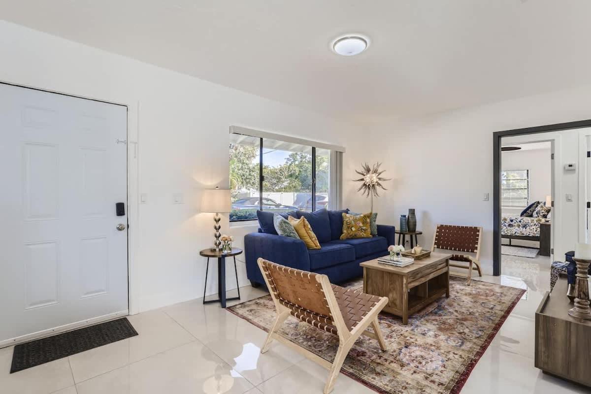 Holiday home Ridgeway - Revel In Sunlit Living With Backyard Gazebo & Pool