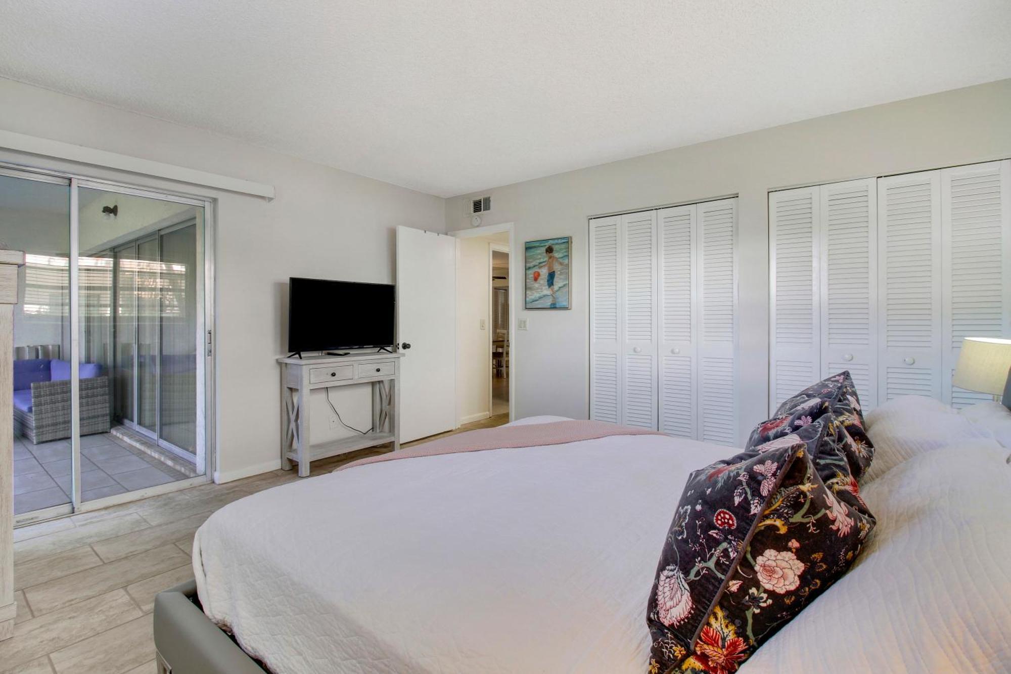 Steps To Beach! 4 In 1- Perfect For Groups * West Palm Beach