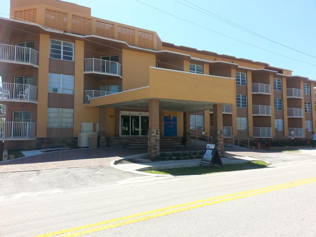 Seaspray Hotel 3*