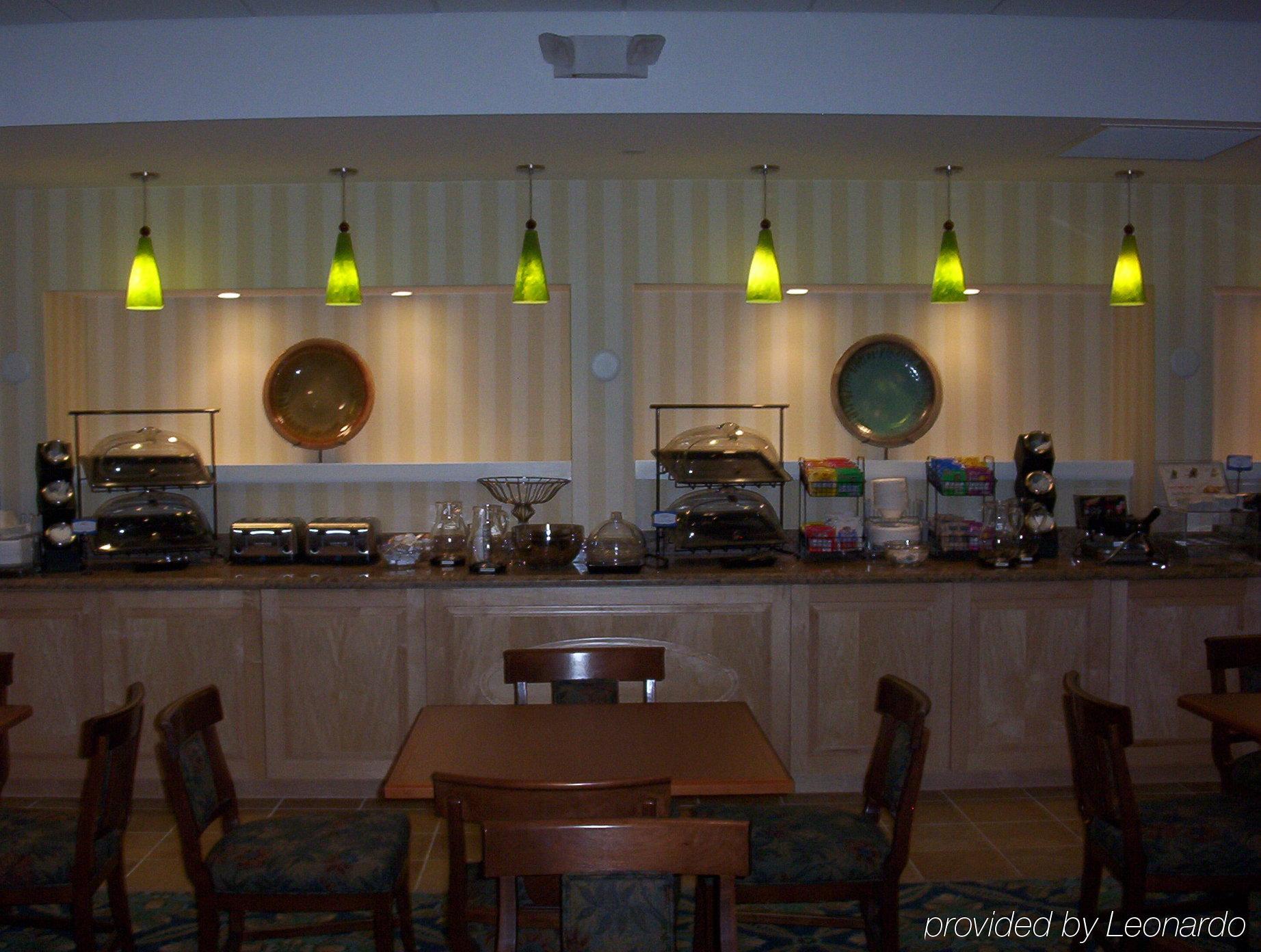 Ramada By Wyndham West Palm Airport 3*
