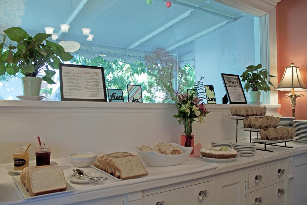 Acomodação com café da manhã  Palm Beach Hibiscus Downtown