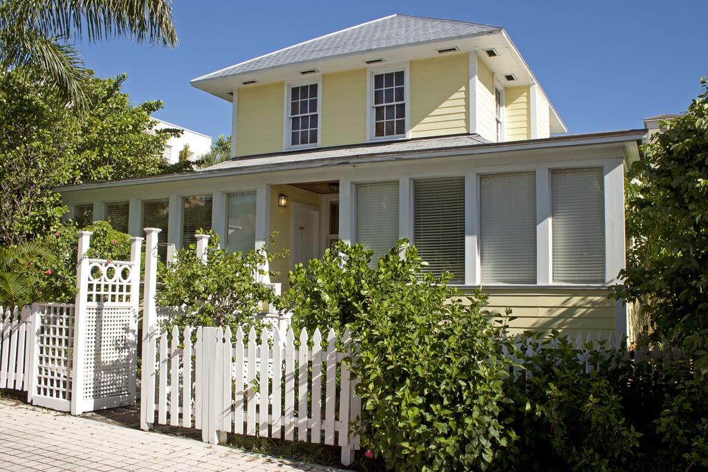 Palm Beach Hibiscus Downtown Acomodação com café da manhã  3*