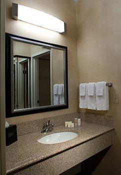 Courtyard By Marriott West Palm Hotel 3*