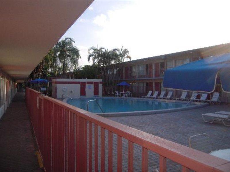 Hotel Days By Wyndham West Palm 2*