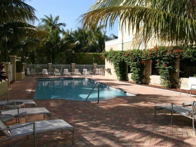 Hampton West Palm Airport