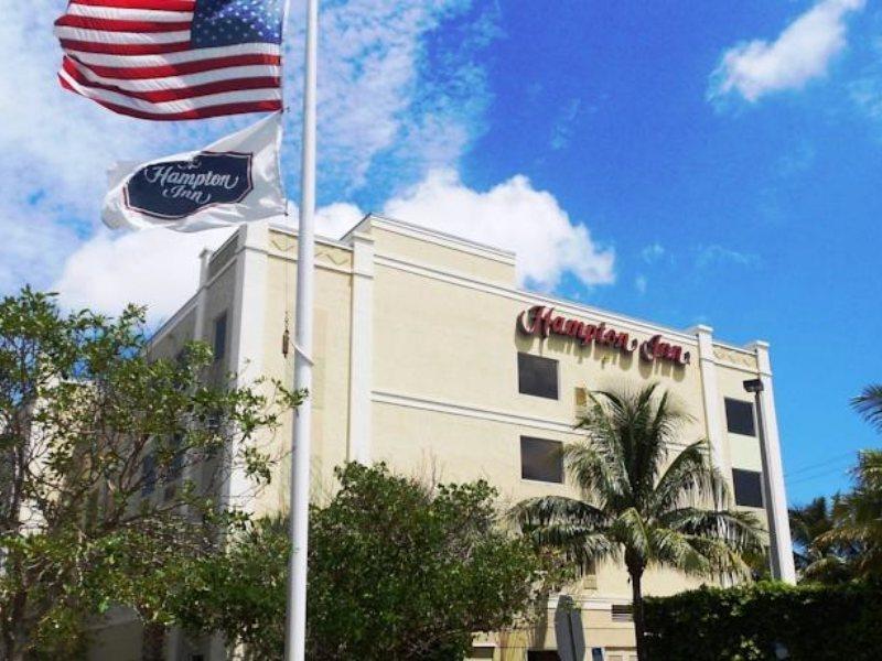 Hampton West Palm Airport