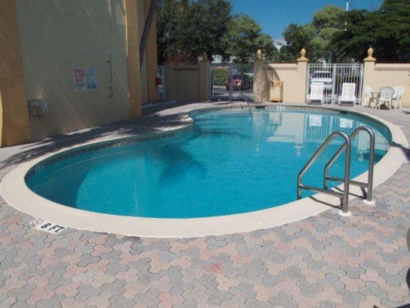 La Quinta By Wyndham West Palm Airport