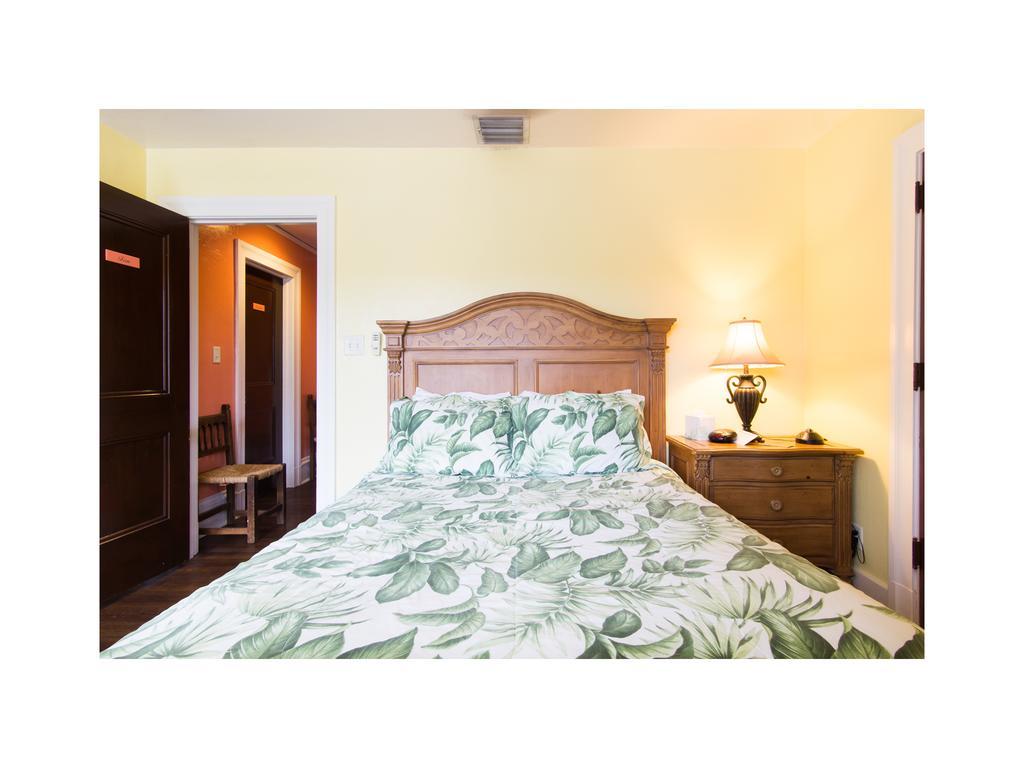 Acomodação com café da manhã  Palm Beach Hibiscus Downtown 3*