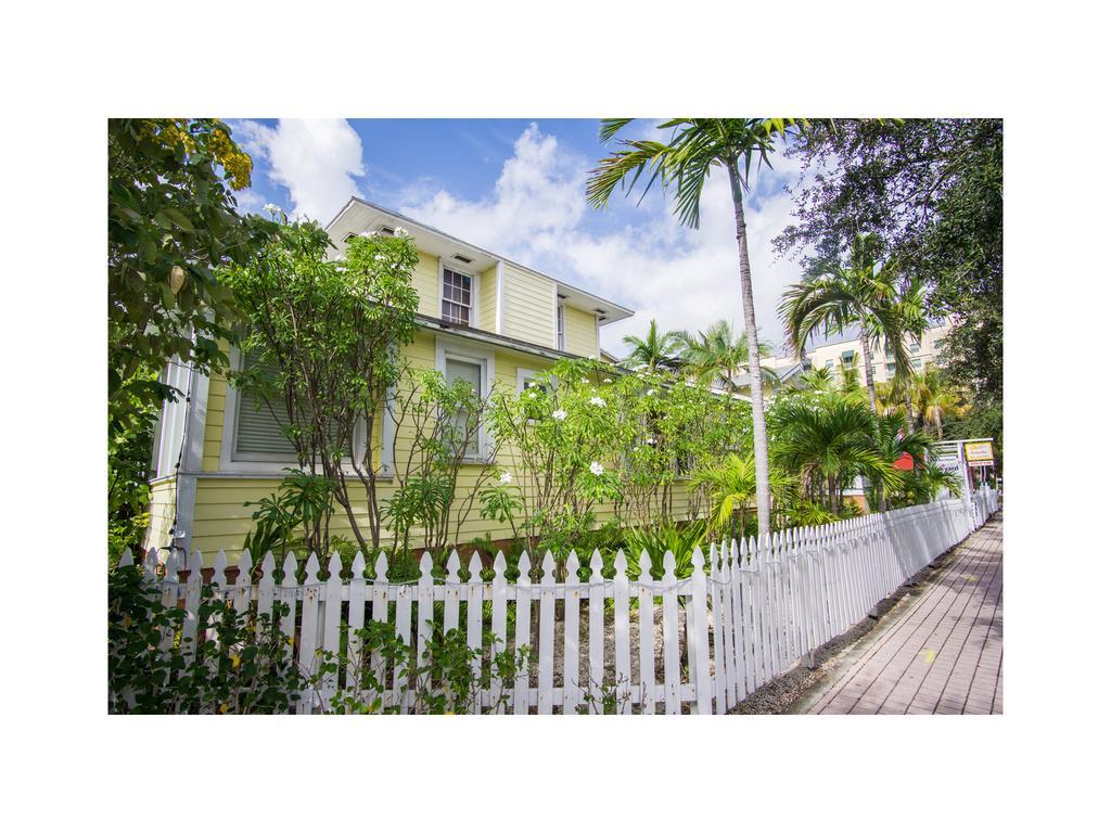 Acomodação com café da manhã  Palm Beach Hibiscus Downtown 3*