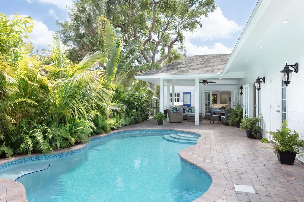 Palm Oasis 3bd 3ba Private Pool Parking
