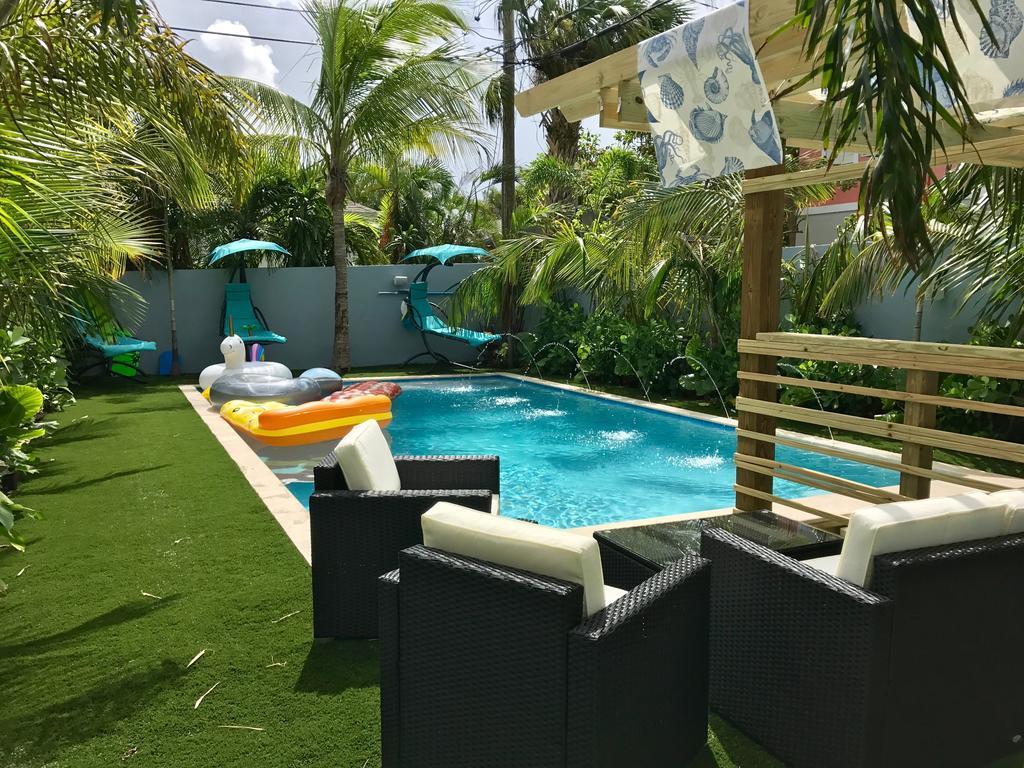 Tropical Garden Bungalow B Holiday home *