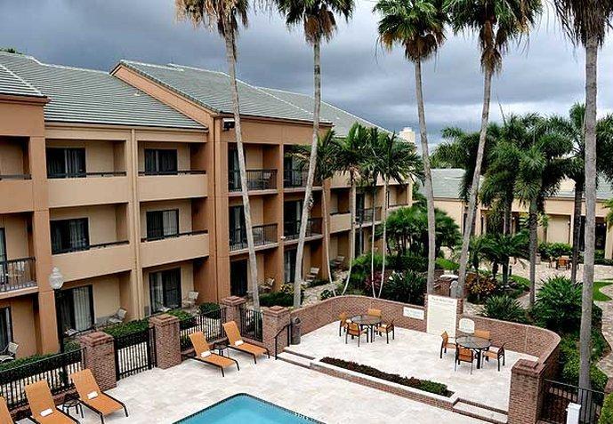 Hotel Courtyard By Marriott West Palm