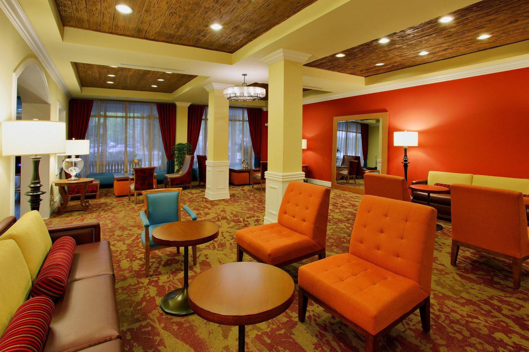 Hampton West Palm Airport 4*