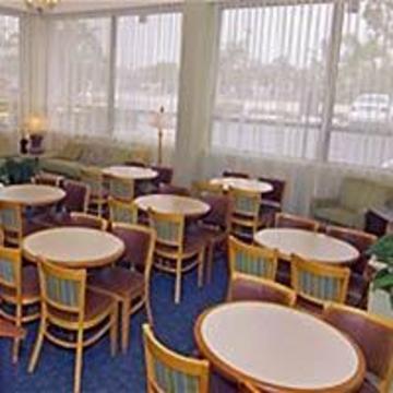 Quality Palm International Airport Inn