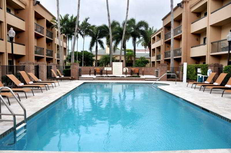 Hotel Courtyard By Marriott West Palm