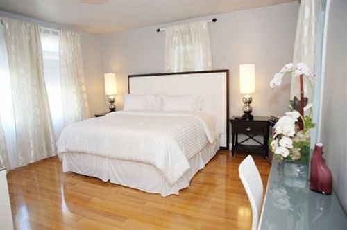 The Upper Level - A Alternative Hotel West Palm Beach