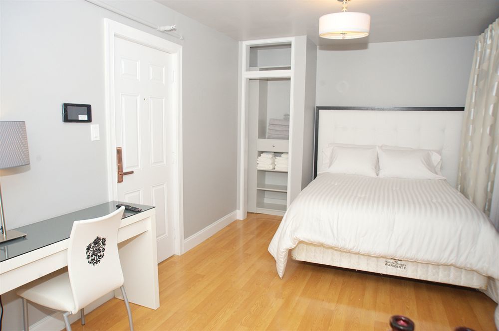 The Upper Level - A Alternative Hotel