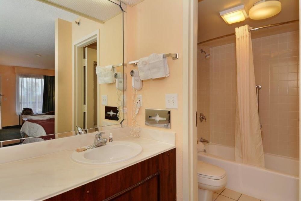 Quality Palm International Airport 3*