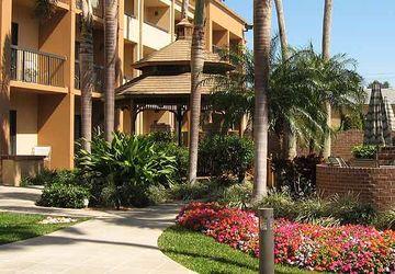 Courtyard By Marriott West Palm Hotel
