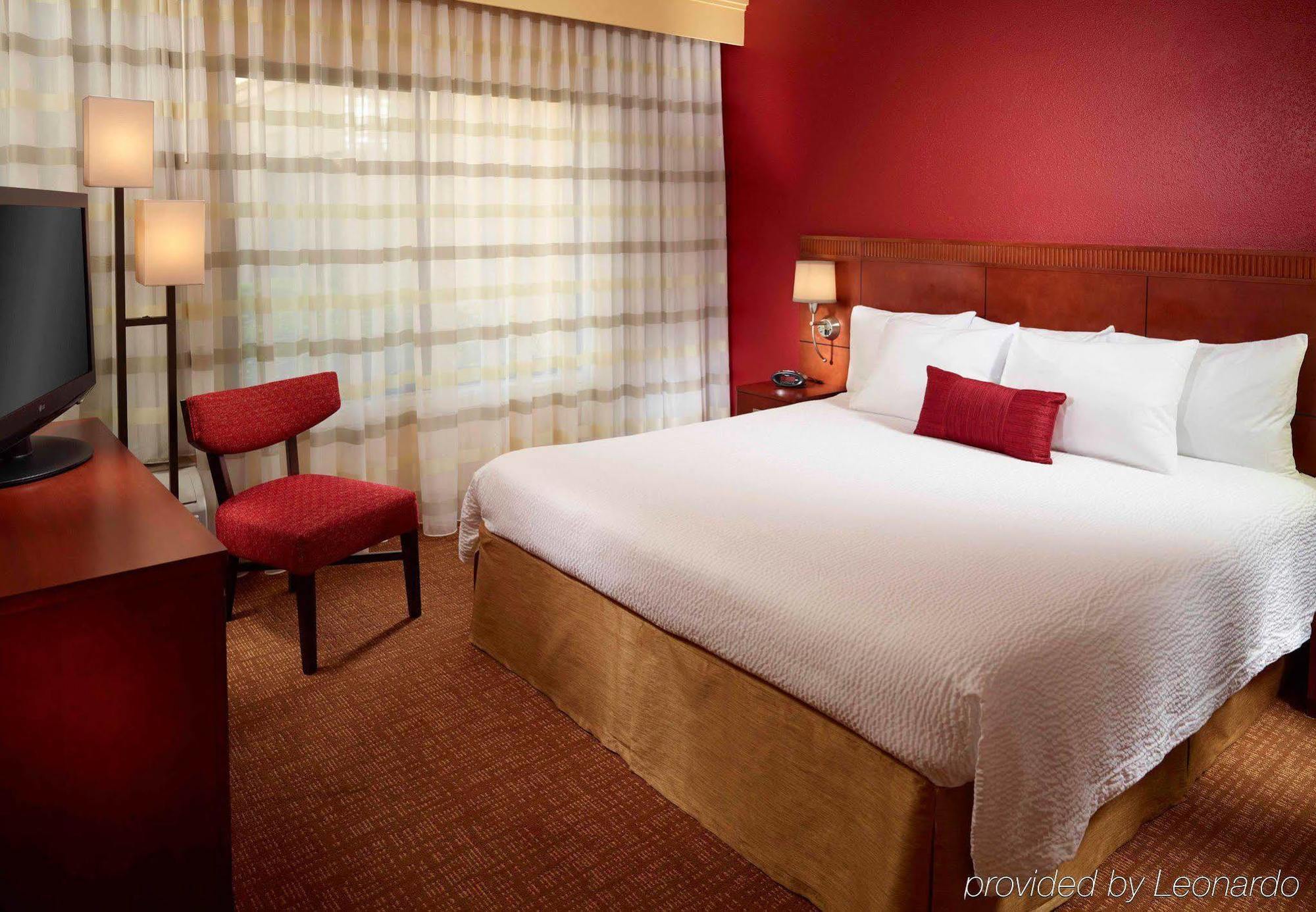 Courtyard By Marriott West Palm 3*