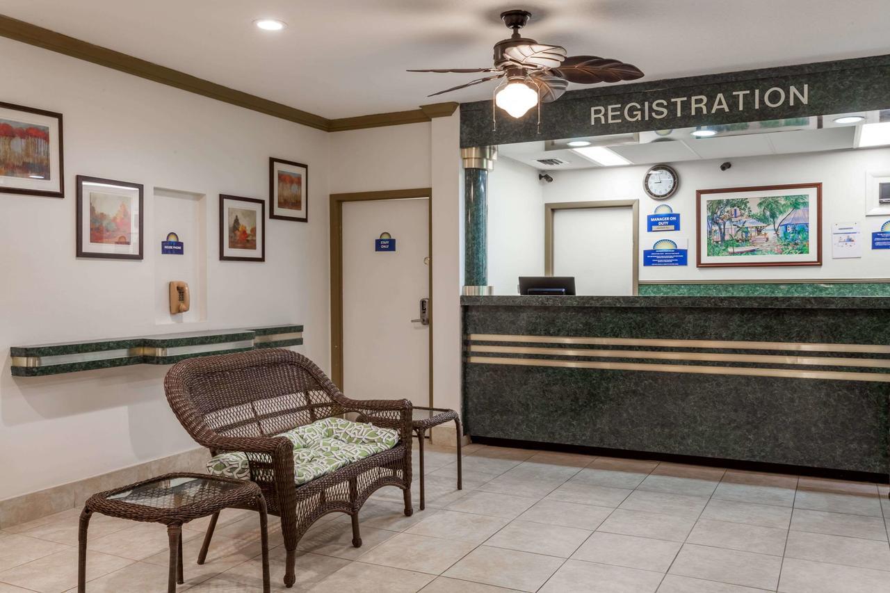 Hotel Days By Wyndham West Palm