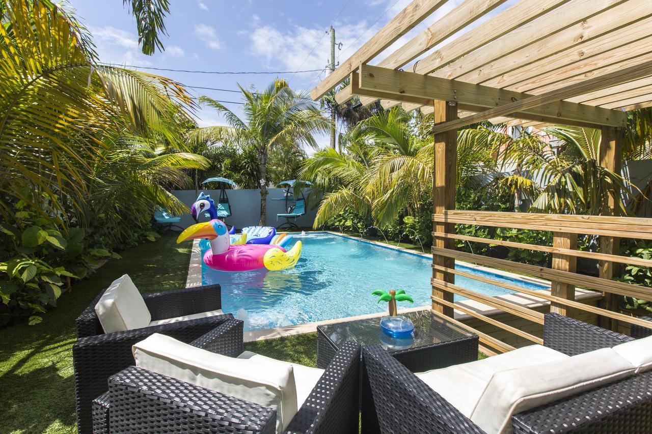 Tropical Garden Bungalow B Holiday home *