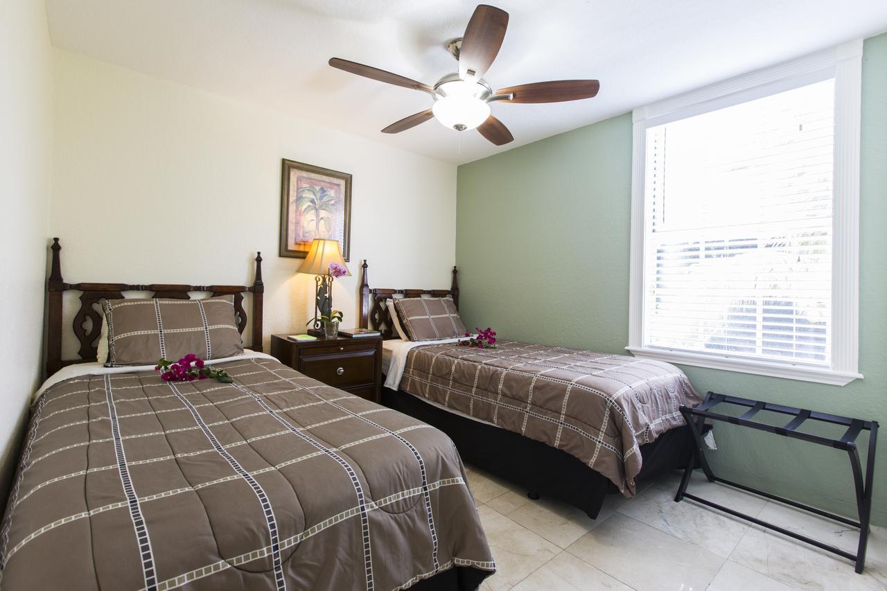 Tropical Garden Bungalow B * West Palm Beach