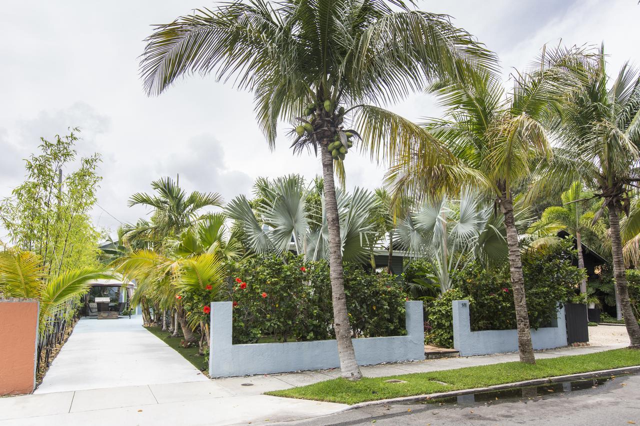 Tropical Garden Bungalow B Holiday home