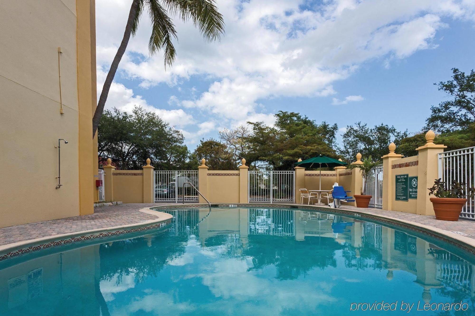 La Quinta By Wyndham West Palm Airport Hotel West Palm Beach