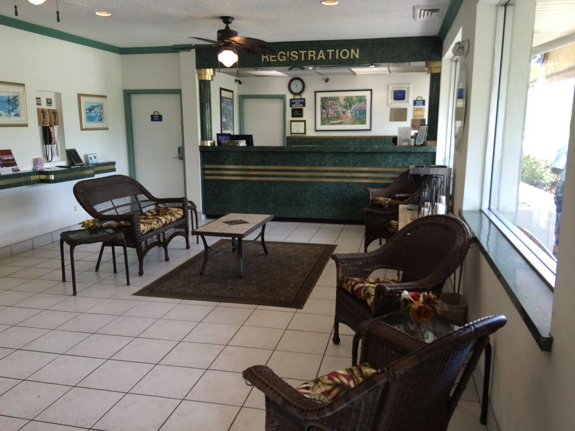 Hotel Days By Wyndham West Palm West Palm Beach