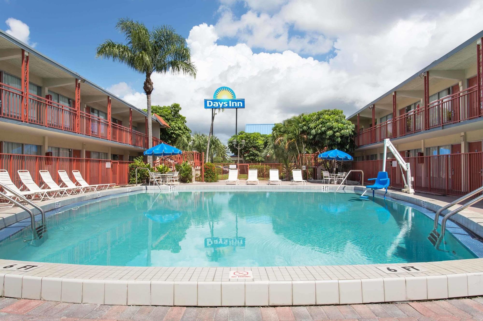 Days By Wyndham West Palm Hotel West Palm Beach