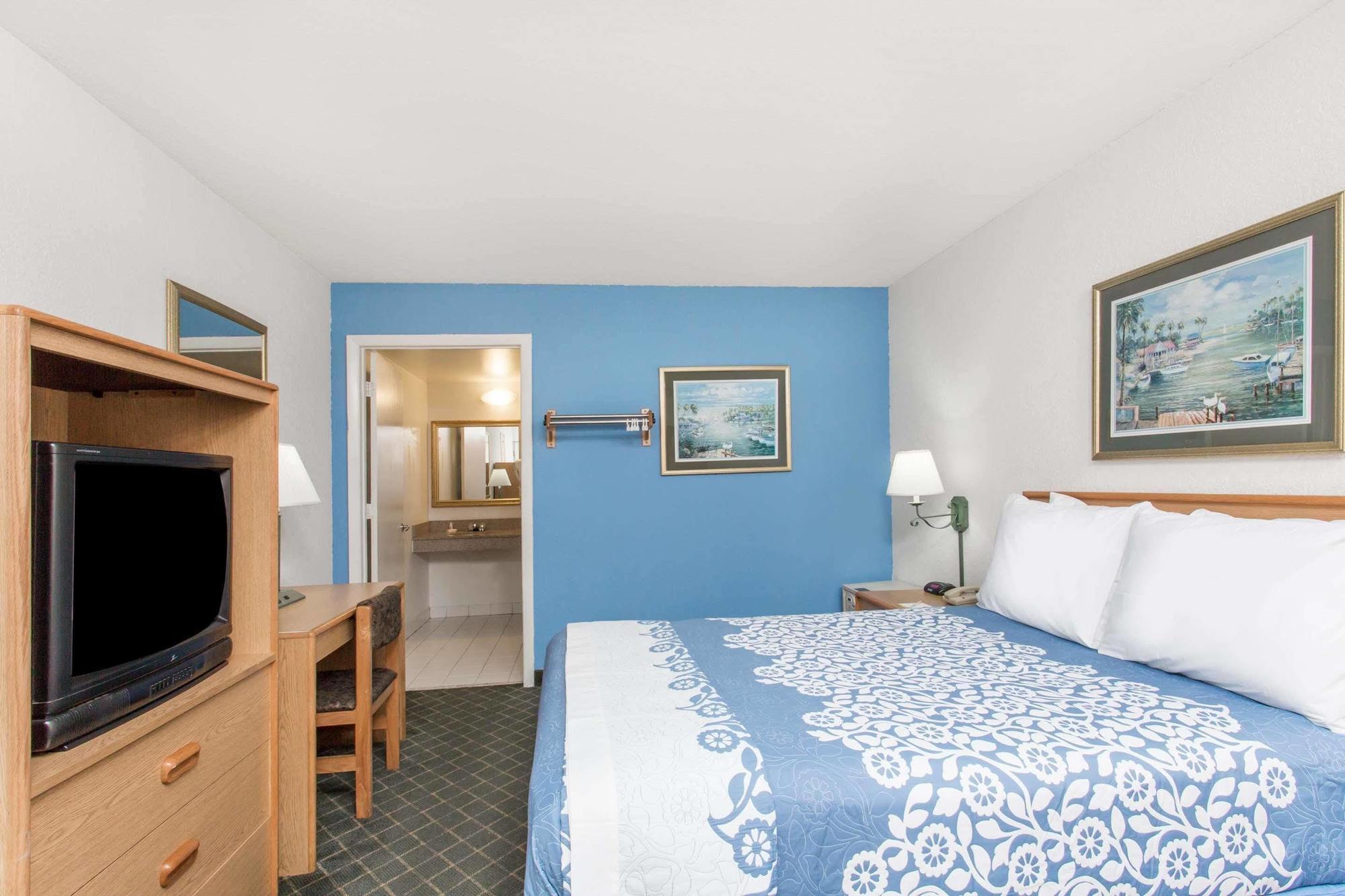 Days By Wyndham West Palm Hotel 2*