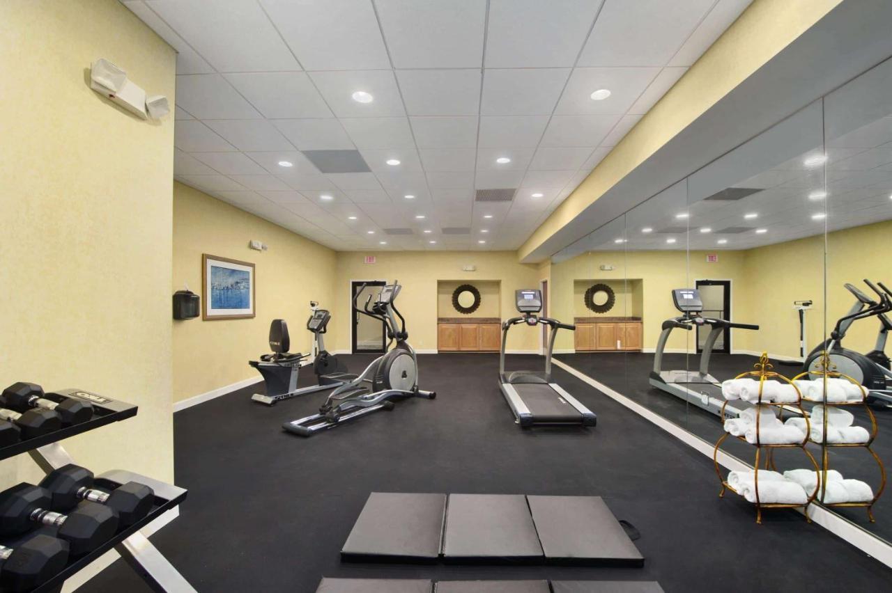 Hotel Ramada By Wyndham West Palm Airport 3*