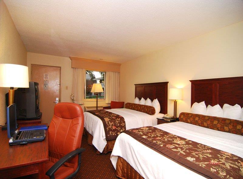 Western Palm Lakes 3*