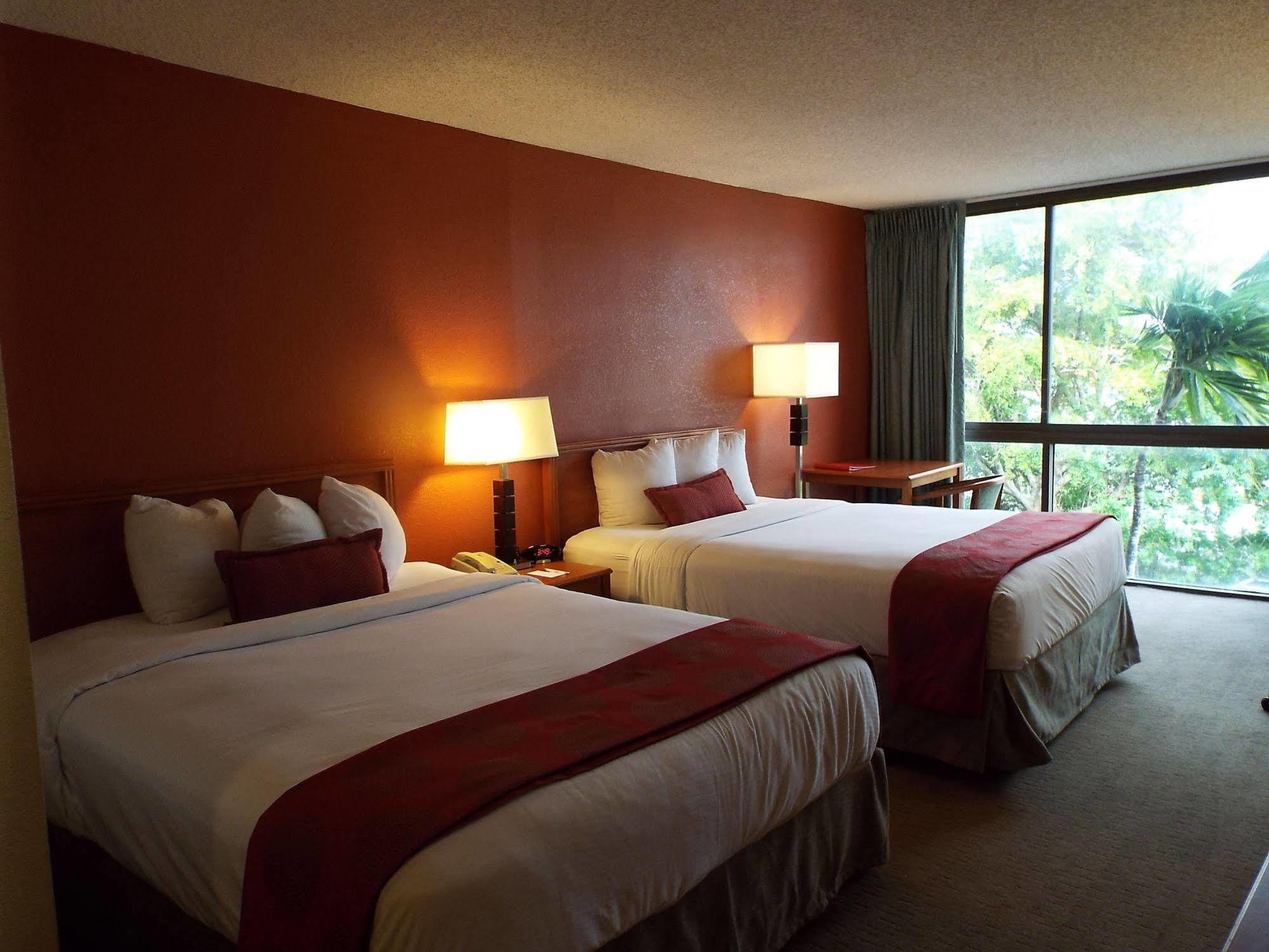Hotel Ramada By Wyndham West Palm Airport