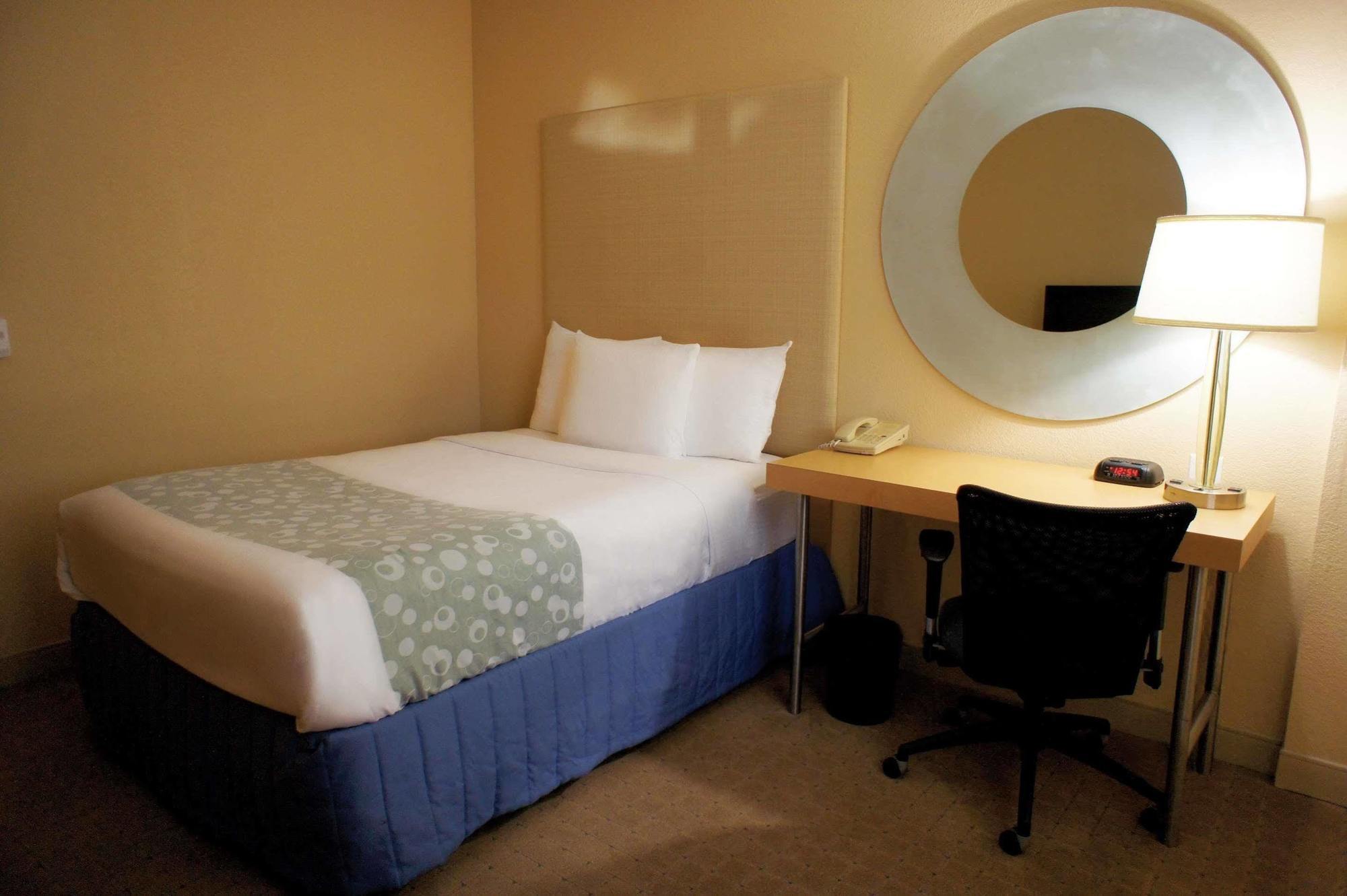 Hotel La Quinta By Wyndham West Palm Airport