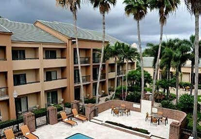 Courtyard By Marriott West Palm Hotel 3*