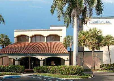 Ramada By Wyndham West Palm Airport Hotel 3*