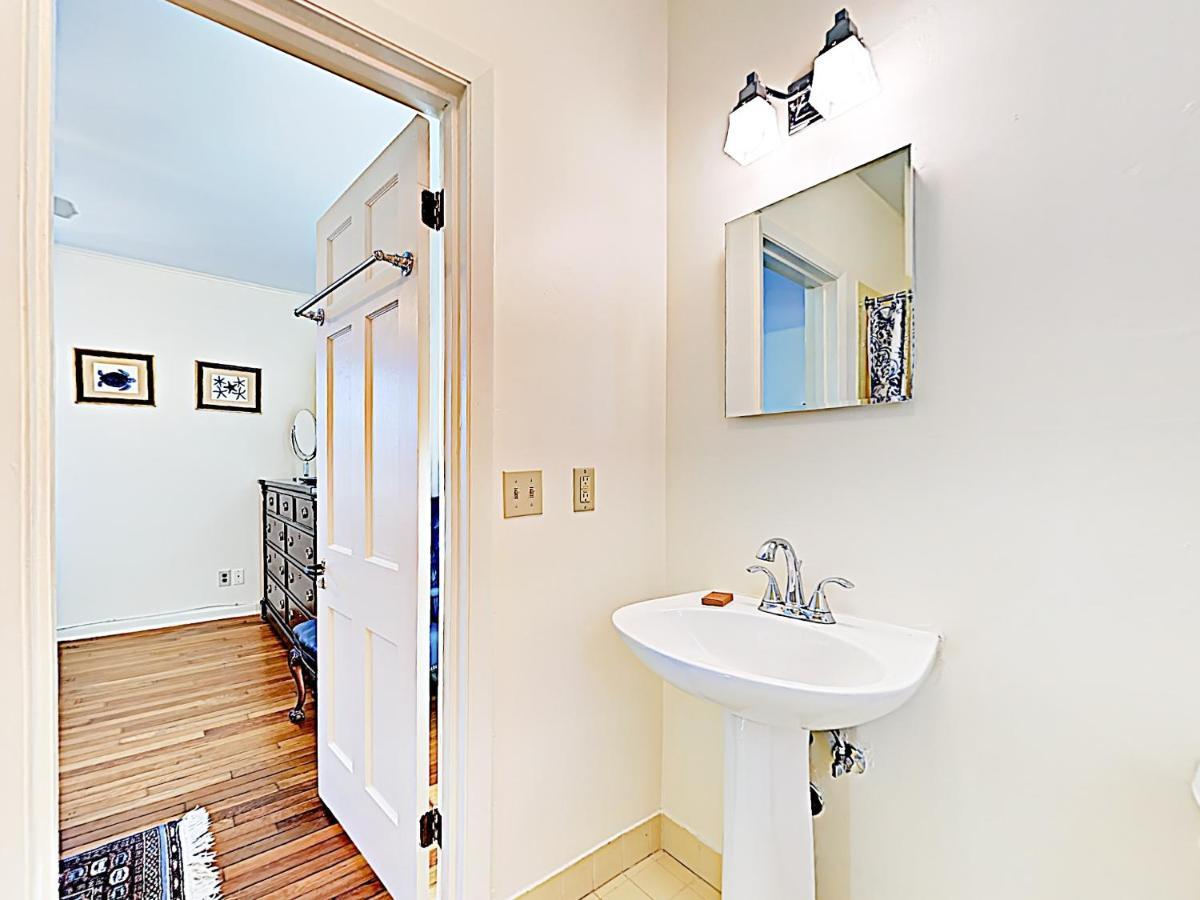 New Listing! Enchanting Spanish-style * West Palm Beach