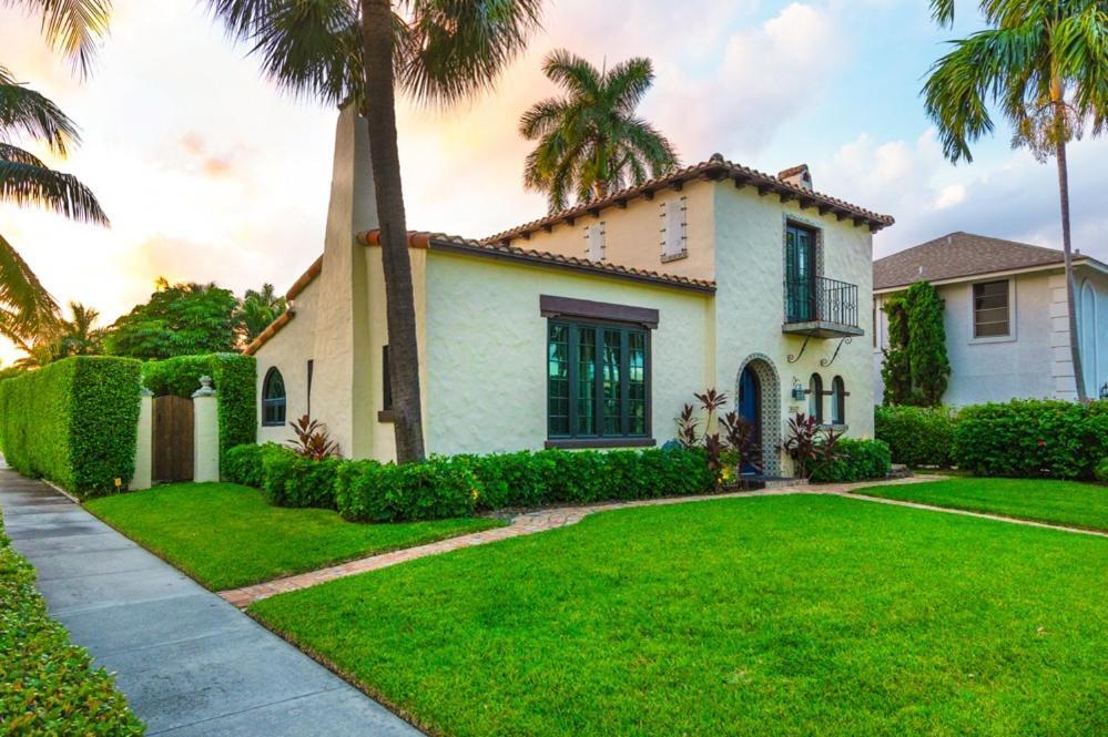 New Listing! Enchanting Spanish-style Holiday home West Palm Beach