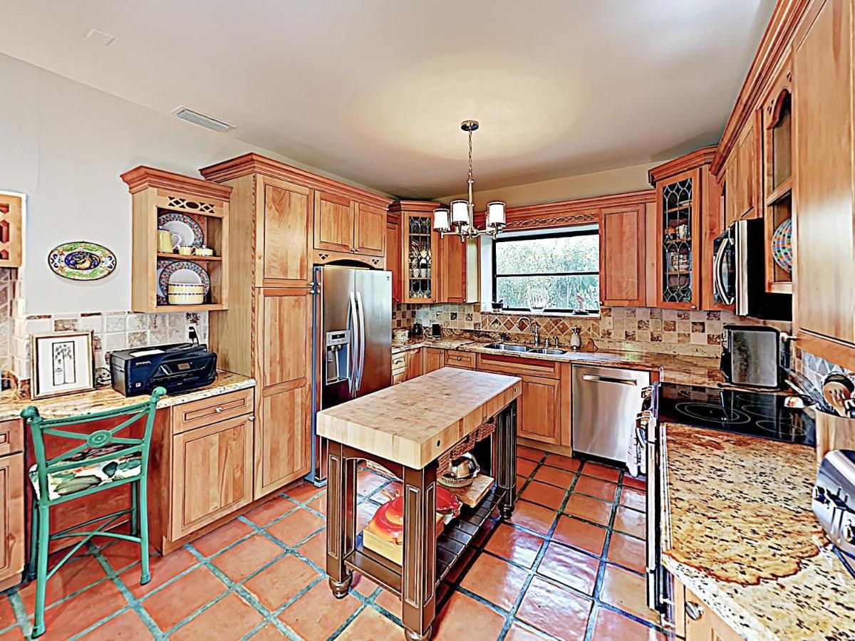 New Listing! Enchanting Spanish-style Holiday home West Palm Beach