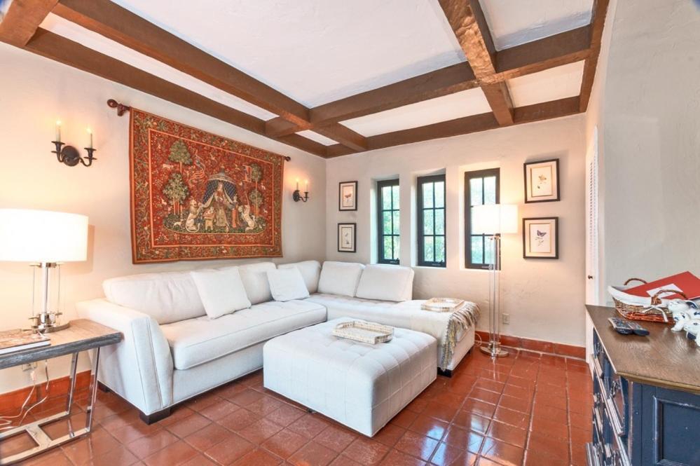 New Listing! Enchanting Spanish-style Holiday home West Palm Beach