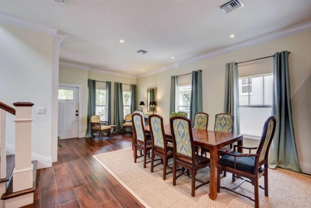 Sunny Days Walking Distance To Everything! Villa *