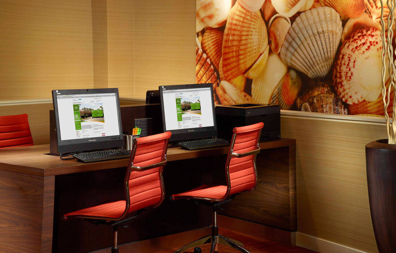 Courtyard By Marriott West Palm Hotel