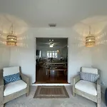 Hot Tub, Tiki Bar, Outdoor Shower, Near Intercoastal Waterway!