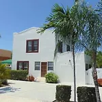 2 Bedroom Home Downtown West Palm Close To Beach