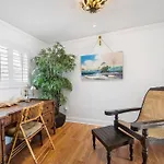 The Golden Alligator 2 - 3 Beds 1 Bath Palm Beach Regency Style, Near Everything